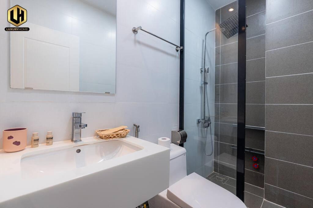 Luxury Home Sai Gon 2 Ho Chi Minh City Exterior photo